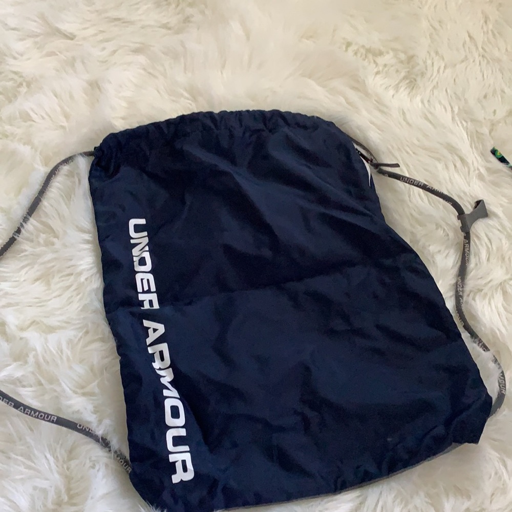 under Armour Drawstring Bag - Picture 2 of 2